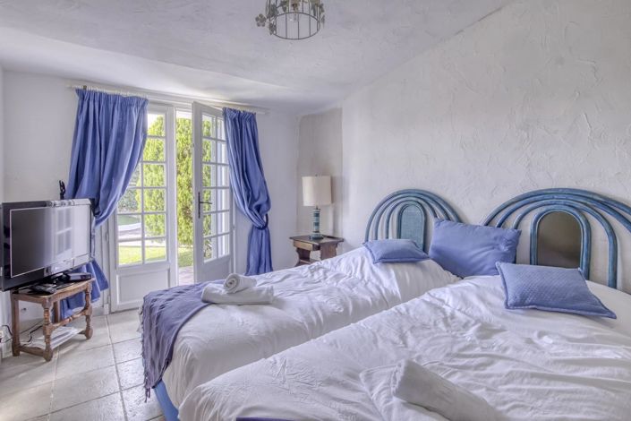 Image No.15-6 Bed House for sale