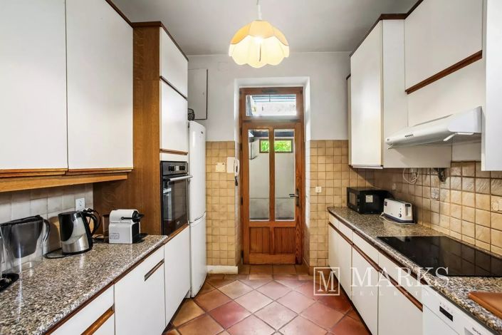 Image No.18-4 Bed House for sale