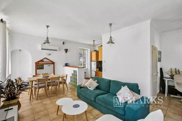 Image No.2-4 Bed House for sale