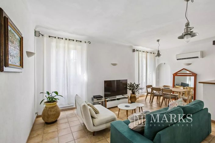 Image No.6-4 Bed House for sale
