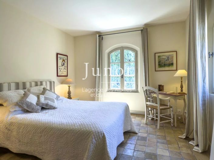 Image No.17-4 Bed House for sale
