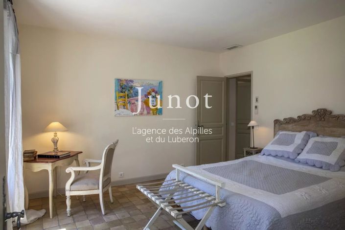 Image No.25-4 Bed House for sale