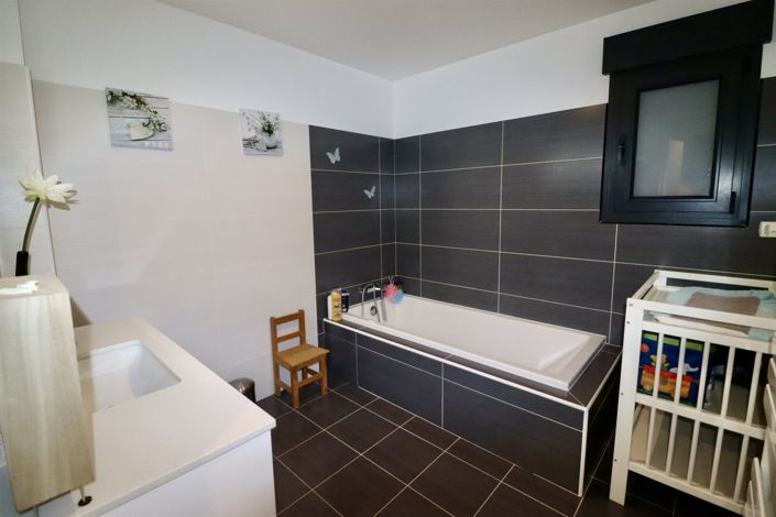 Image No.20-5 Bed House for sale
