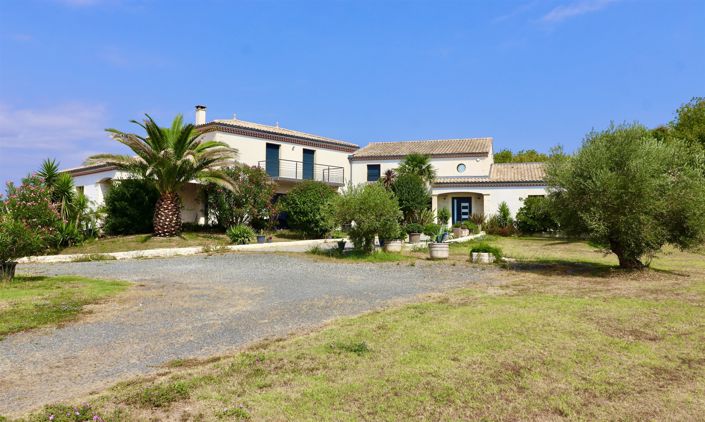 Image No.25-5 Bed House for sale