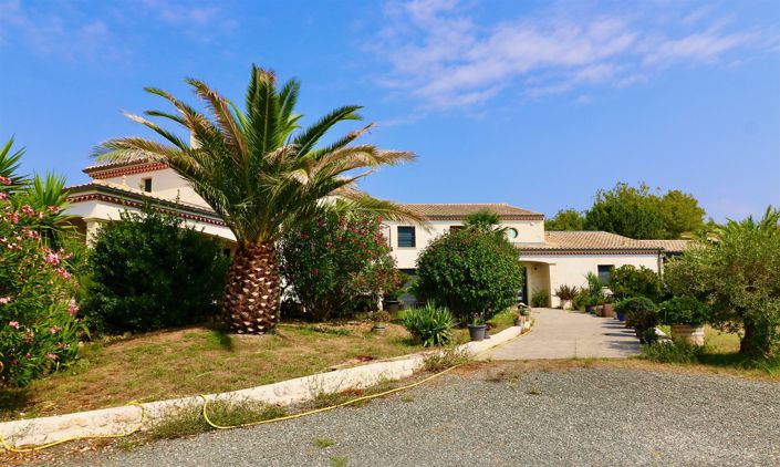 Image No.26-5 Bed House for sale