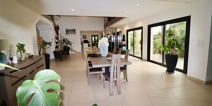 Image No.4-5 Bed House for sale