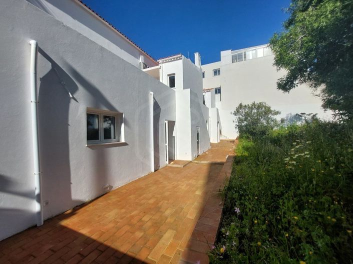 Image No.10-4 Bed House for sale