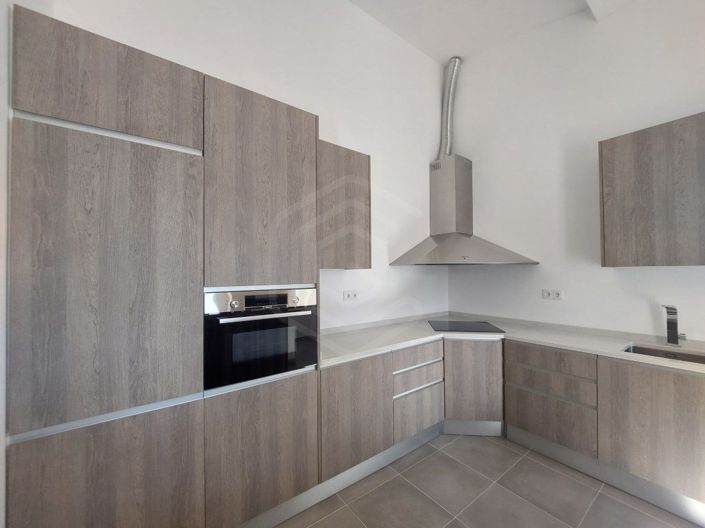 Image No.15-4 Bed House for sale