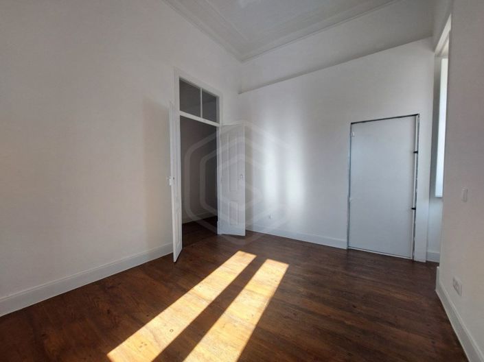 Image No.18-4 Bed House for sale