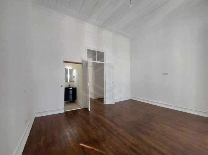 Image No.22-4 Bed House for sale
