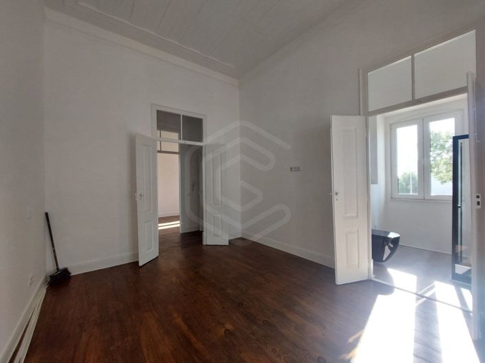 Image No.23-4 Bed House for sale