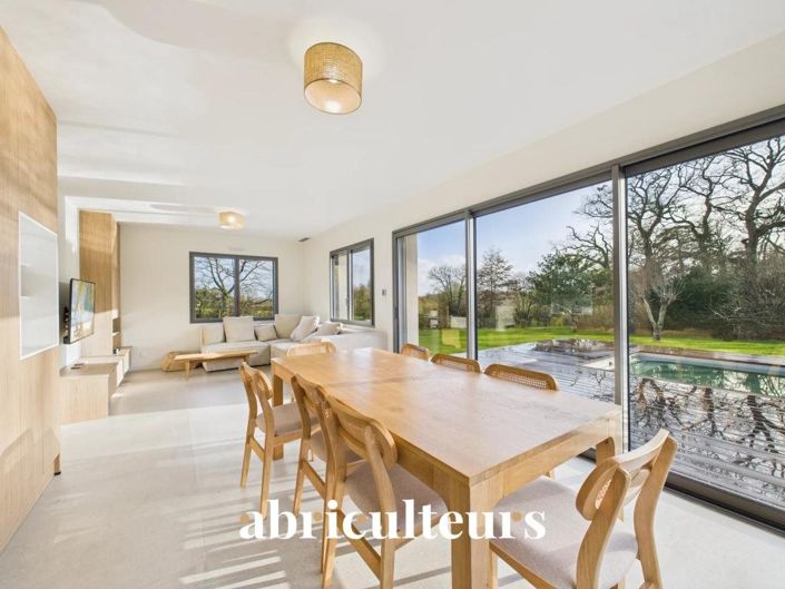 Image No.3-5 Bed House for sale