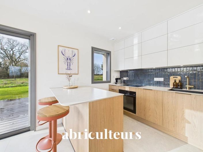 Image No.5-5 Bed House for sale
