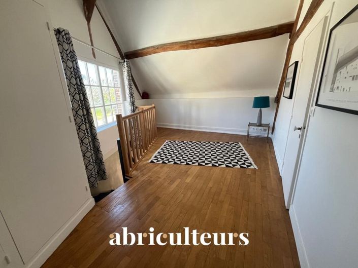 Image No.20-5 Bed House for sale