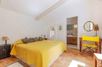 a21u11viuhypbn4v8