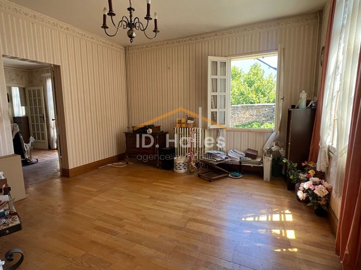 Image No.2-3 Bed House for sale