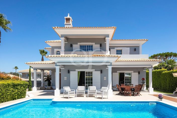 Family Villa Close to the Beach and Quinta do Lago