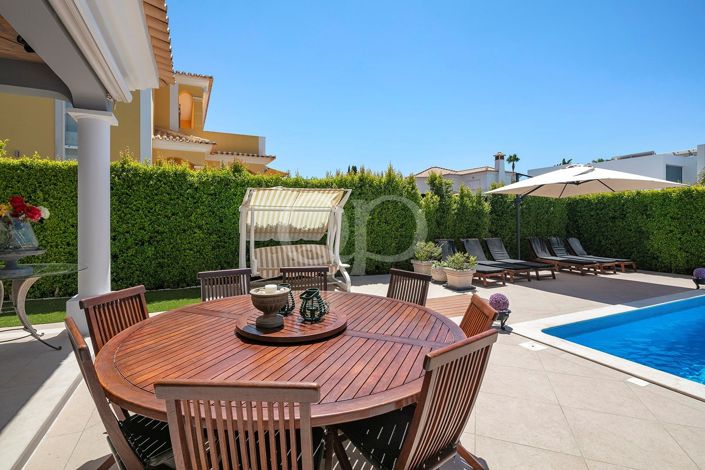Image No.18-4 Bed House for sale
