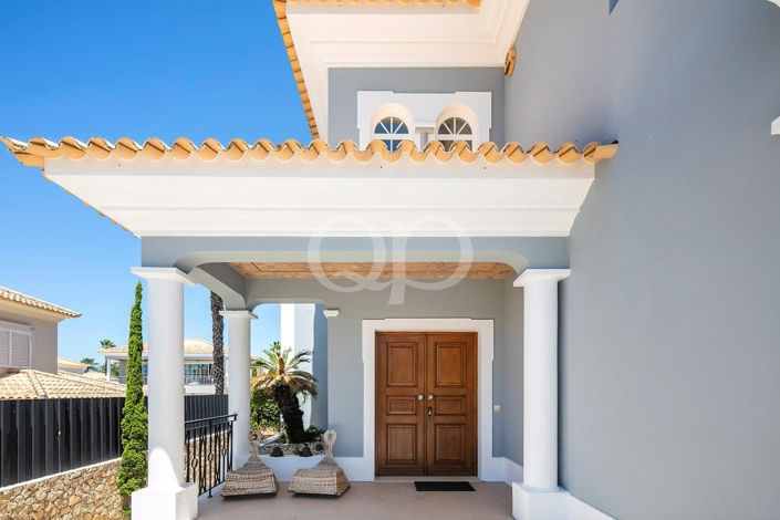 Image No.22-4 Bed House for sale