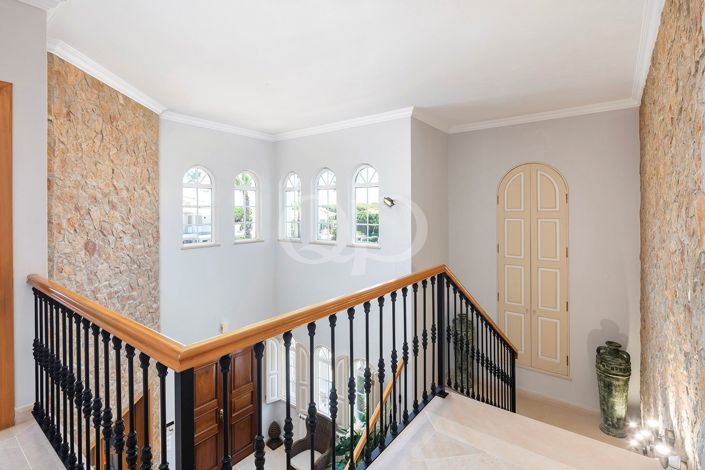 Image No.24-4 Bed House for sale