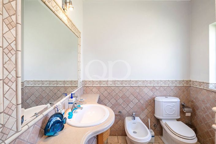 Image No.26-4 Bed House for sale