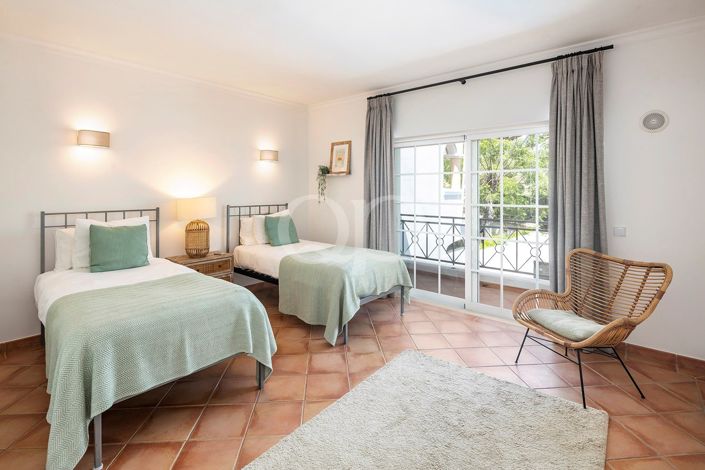 Image No.14-4 Bed House for sale