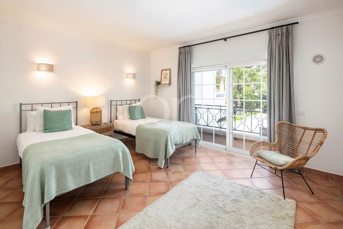 Image No.14-4 Bed House for sale