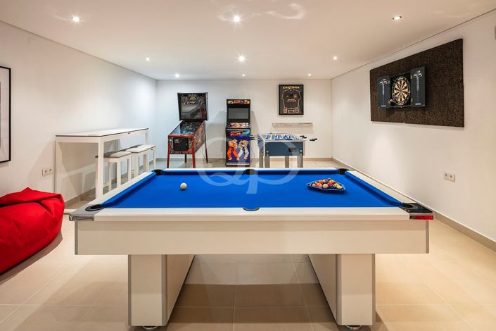 Image No.19-4 Bed House for sale