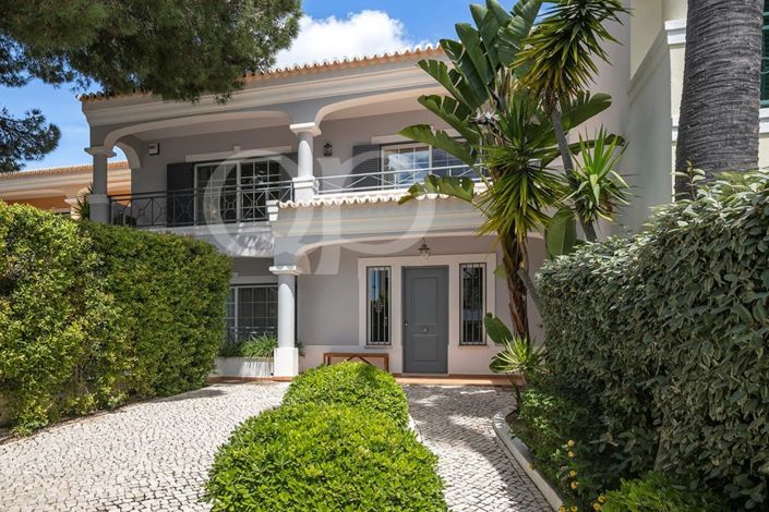 Image No.2-4 Bed House for sale