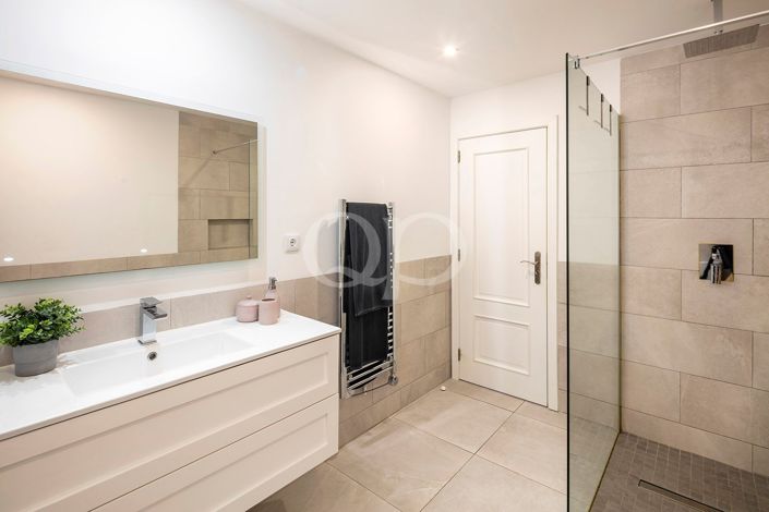 Image No.29-4 Bed House for sale