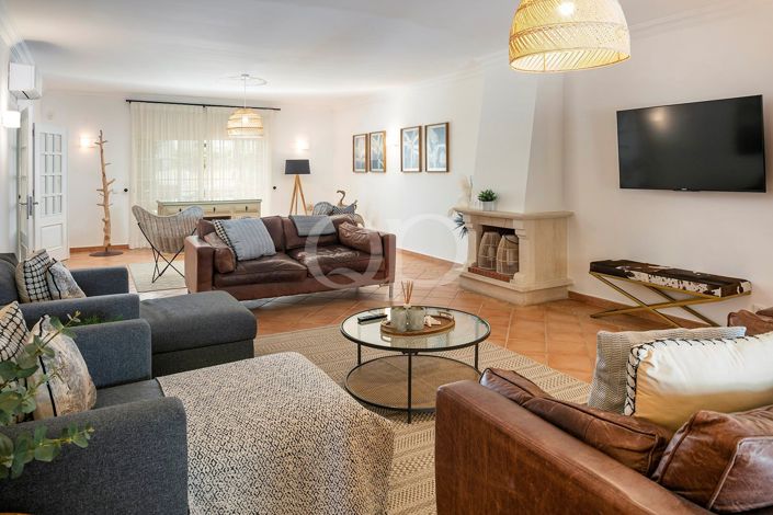Image No.5-4 Bed House for sale