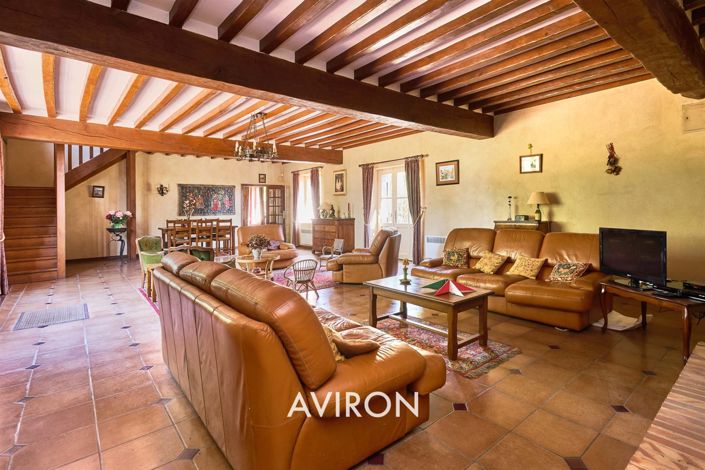 Image No.19-5 Bed House for sale