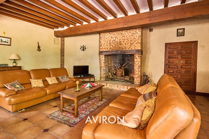 Image No.20-5 Bed House for sale