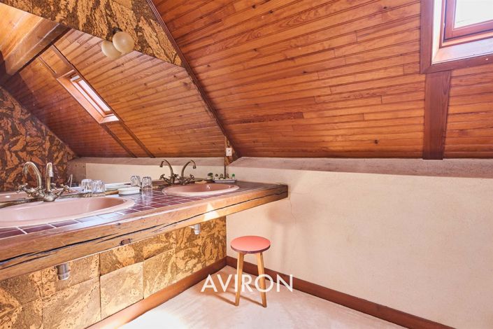 Image No.32-5 Bed House for sale