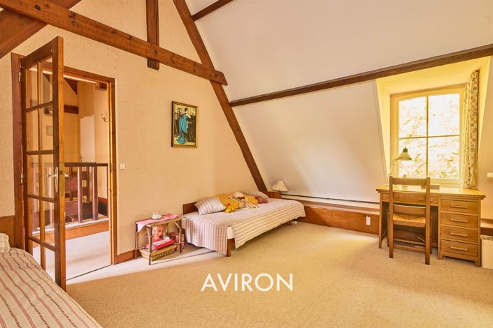 Image No.40-5 Bed House for sale