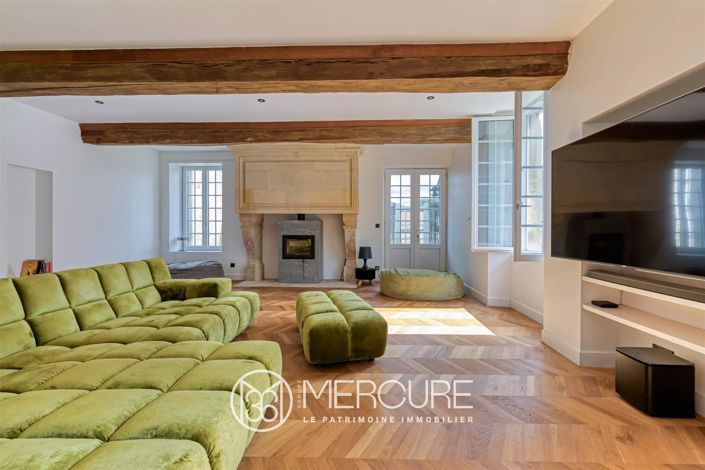 Image No.5-8 Bed Property for sale