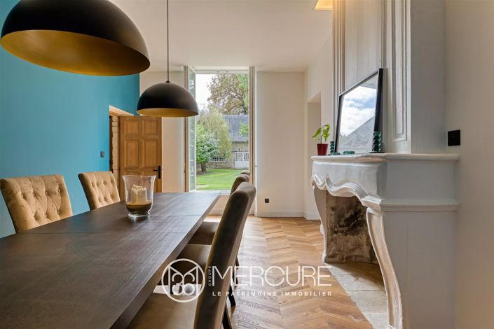 Image No.8-8 Bed Property for sale