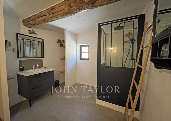 Image No.12-5 Bed House for sale