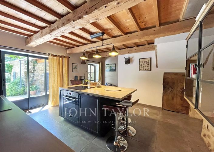 Image No.7-5 Bed House for sale