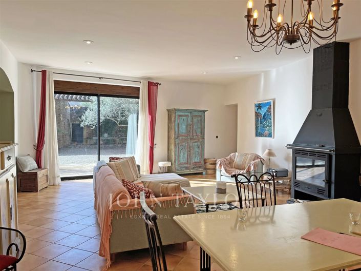 Image No.4-7 Bed House for sale