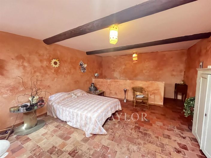 Image No.9-4 Bed House for sale