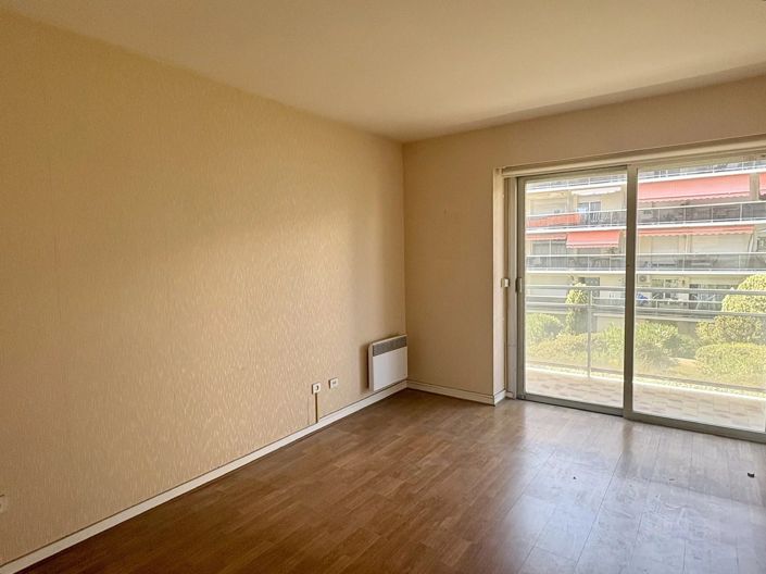 Image No.7-Apartment for sale