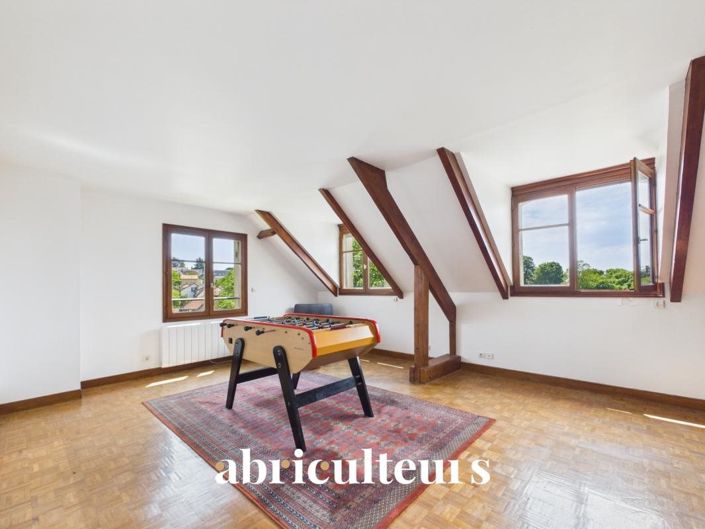Image No.12-5 Bed House for sale