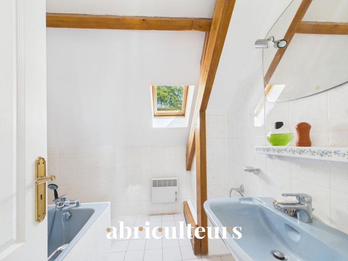 Image No.17-5 Bed House for sale