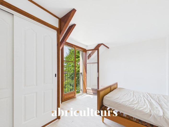 Image No.22-5 Bed House for sale