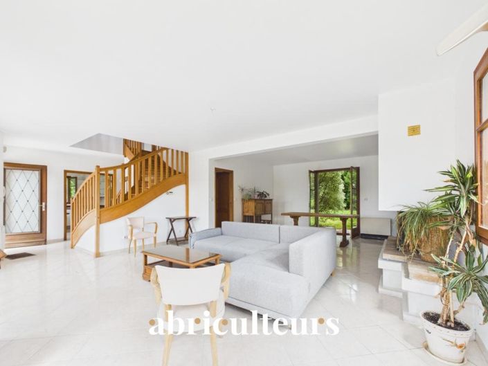 Image No.4-5 Bed House for sale