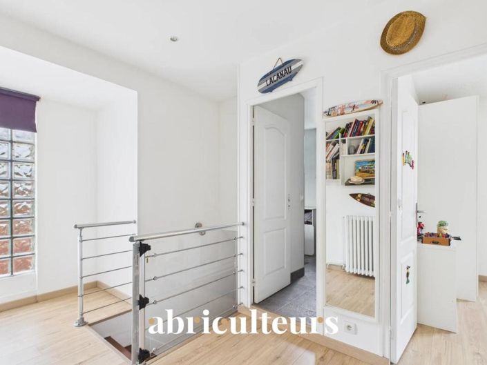 Image No.13-3 Bed House for sale