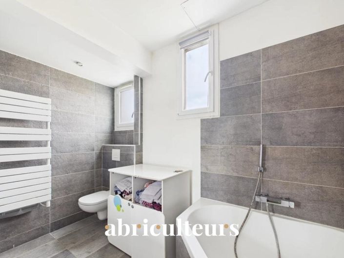 Image No.20-3 Bed House for sale