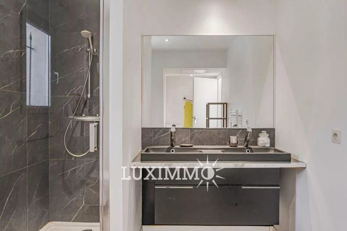 Image No.11-5 Bed House for sale