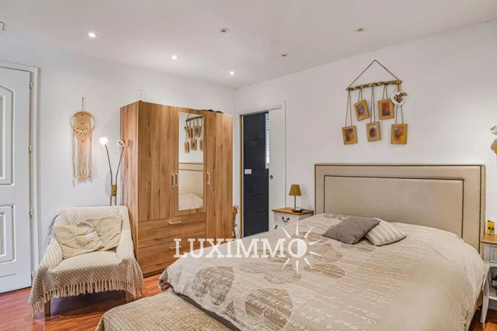 Image No.12-5 Bed House for sale